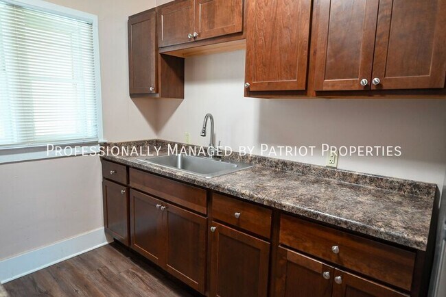 Photo - 1200 1/2 Superior Ave-1 (front) Unidad 1 (front)