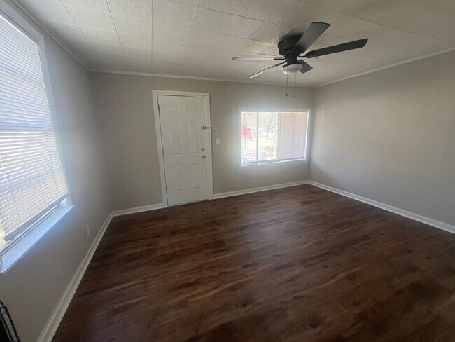Photo - Freshly remodled 3 BR 1 Bath home