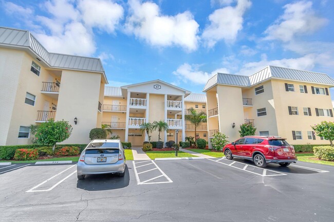 Building Photo - 17 Colonial Club Dr Unit 204