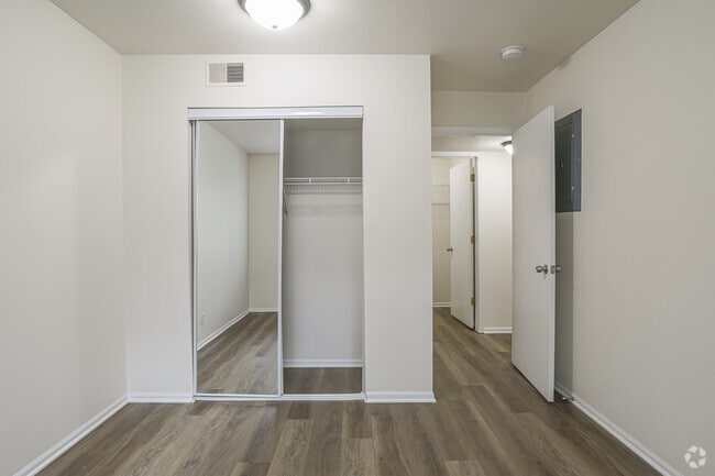 3 BR, 2 BA - 1100 SF