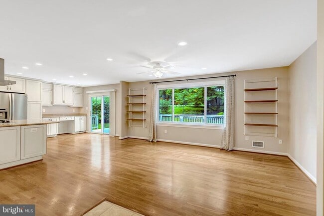 Photo - 6717 Reynard Dr