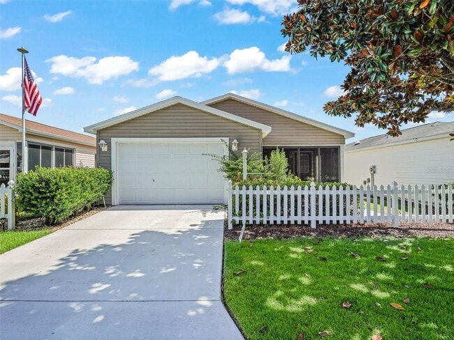 Photo - 1322 Hollyberry Pl House