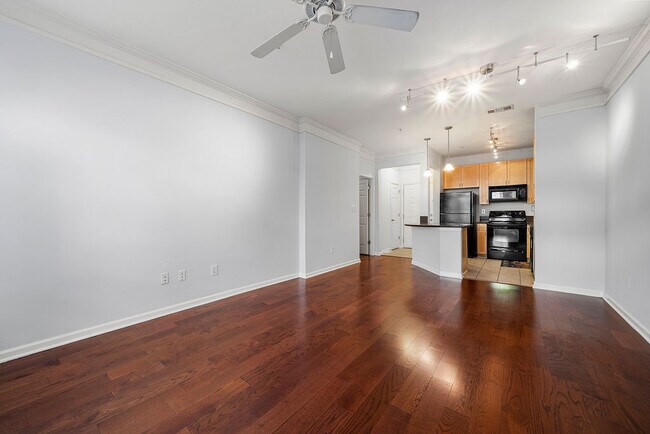 Photo - 400 17th St NW