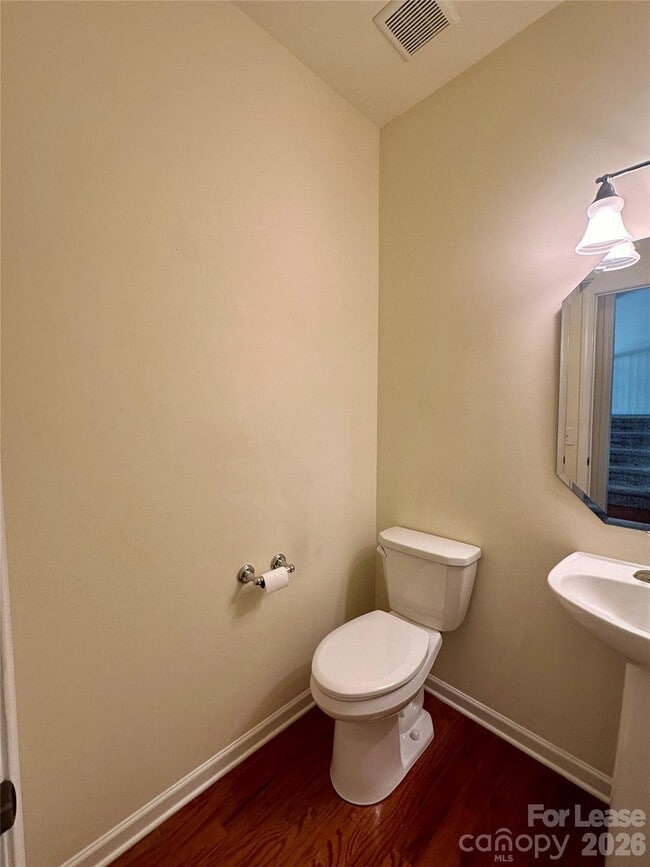 Photo - 1104 Drayton Ct