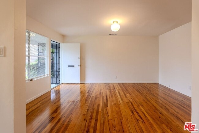 Photo - 302 N Maple St