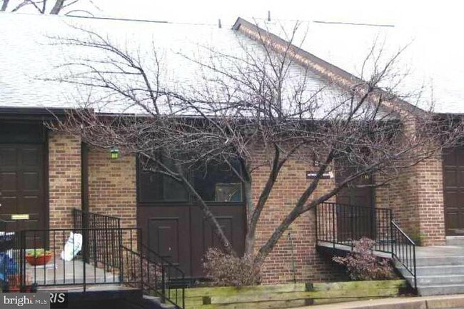 Building Photo - 311 Maple Ave W Rental