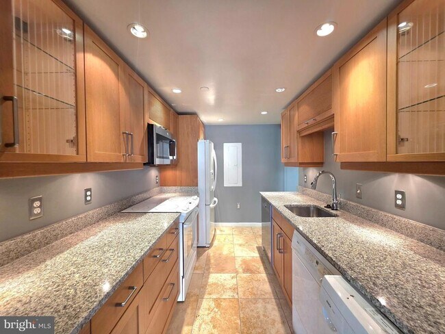 Photo - 1530 Key Blvd Unit 532