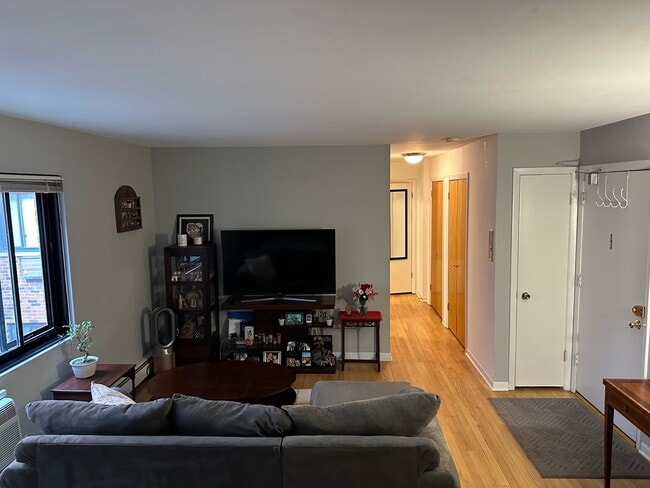 Photo - 2336 N Commonwealth Ave Unit 303