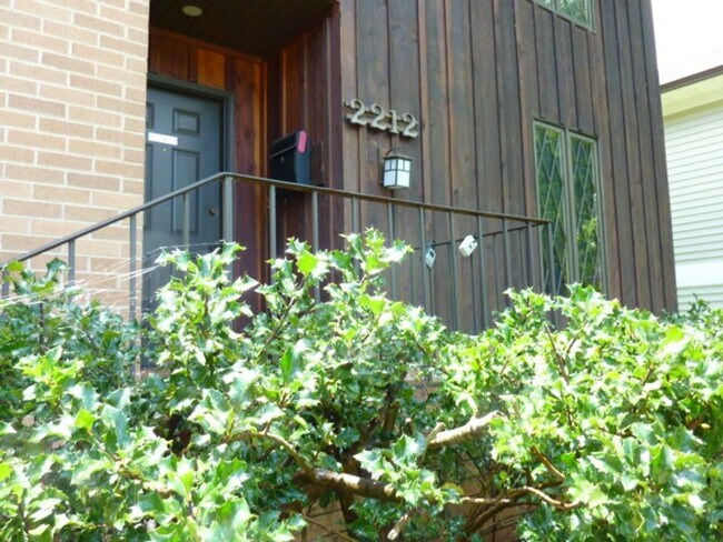2212 Clinch Ave
