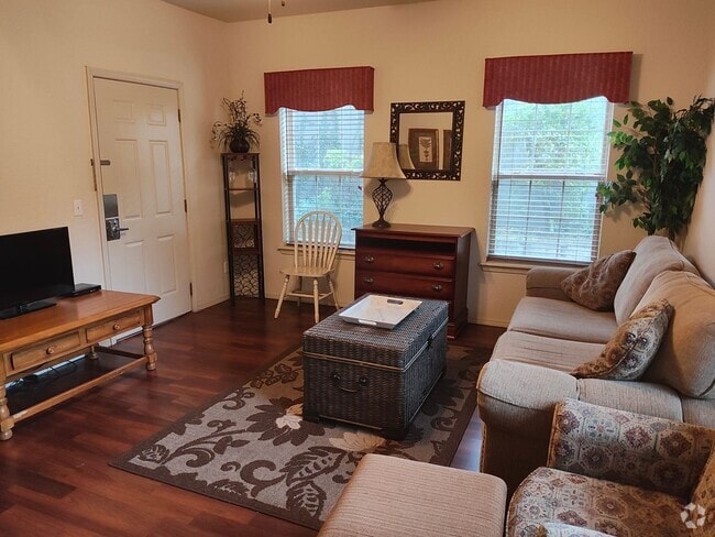 Building Photo - Furnished 1 bedroom 1 bath near Silver Dol... Unit 1 Rental