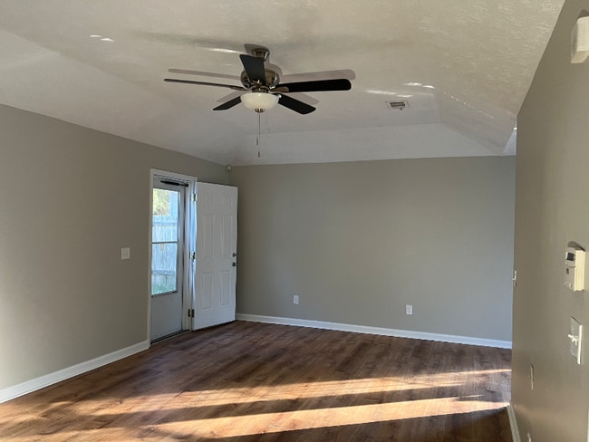 Photo - 2144 Hunter Ct