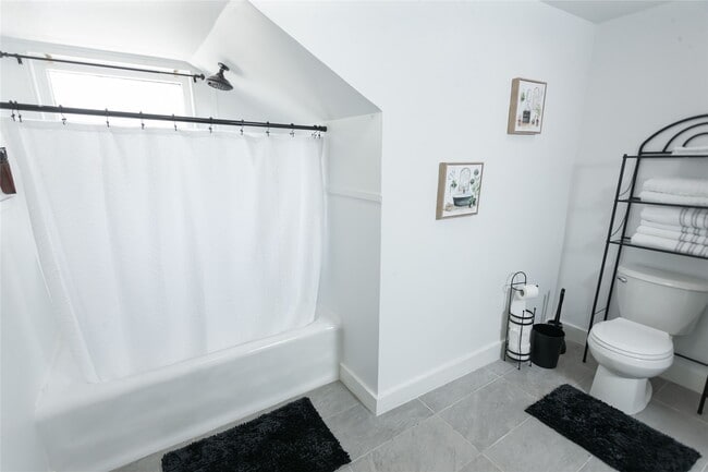 Photo - 1629 Bonnie Brae St
