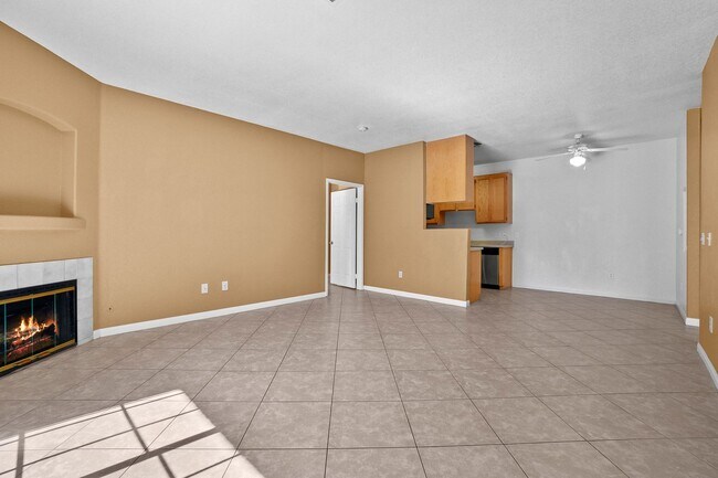 Photo - BEAUTIFUL 2 Bedroom Condo near Nellis Airf...