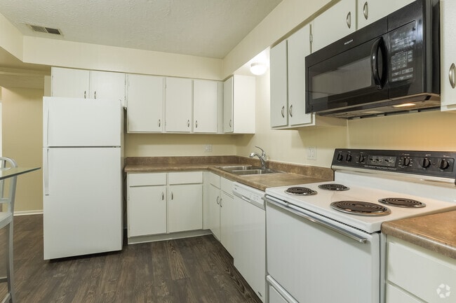 2BR, 1.5BA - Pierre