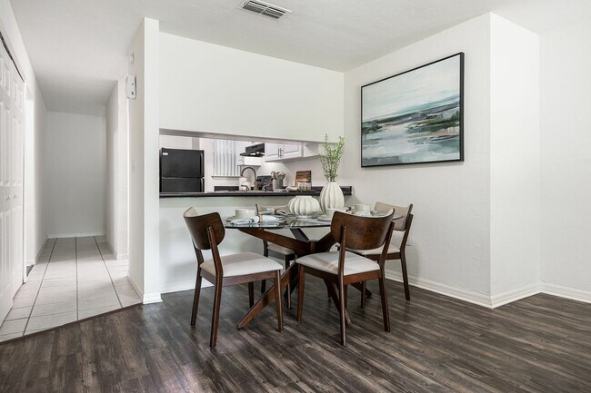 Photo - Greenwich Green