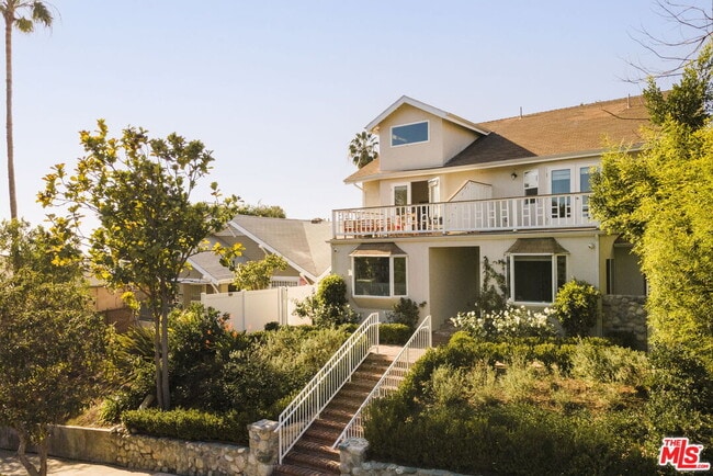 Building Photo - 727 N La Fayette Park Pl Unit 4