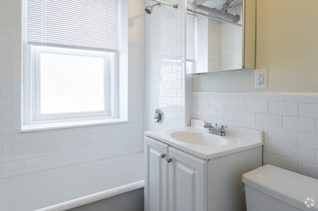 Studio, 1BA - 421SF - 50 Broadway Apartment Homes