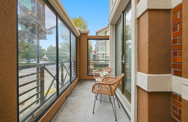 6586 Sierra Ln