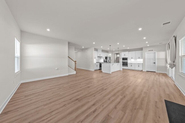 Photo - Luxurious 4-bed