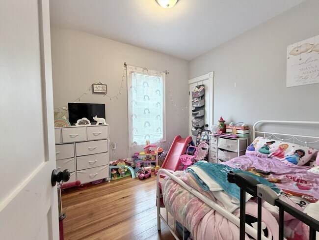 Photo - 38 Woodford St Unit 2