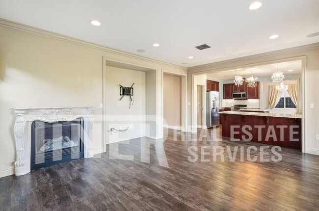 Photo - 3576 Hume St