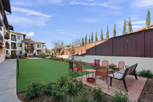 Photo - Siesta Senior Apartments