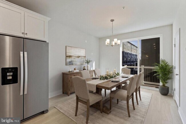 Photo - 2709 Light St