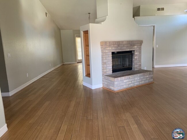 Photo - 587 Wild Rose Ln