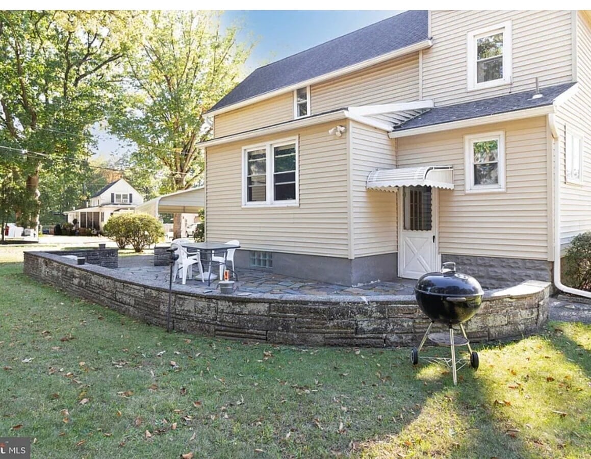 Photo - 244 Baptiste Ave