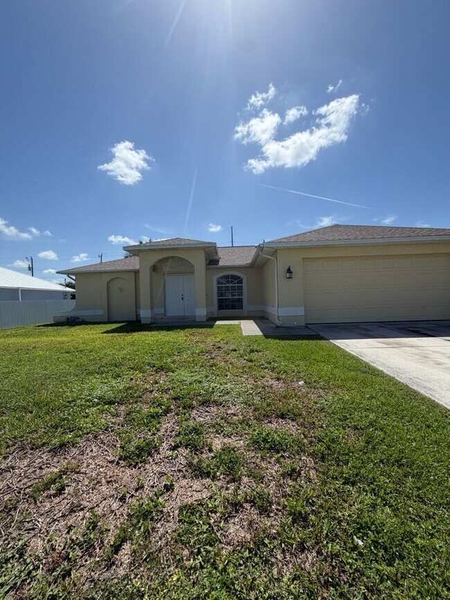 Photo - 3 Bedroom 2 bathroom 2 car garage home for rent in Cape Coral FL!