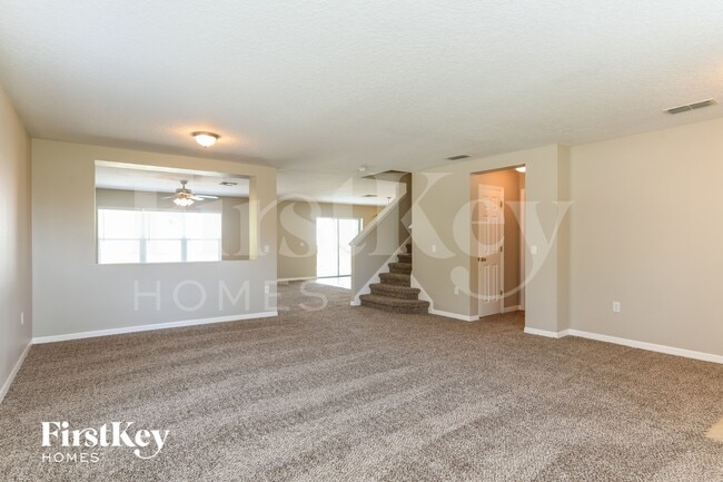 Photo - 300 Aster Dr