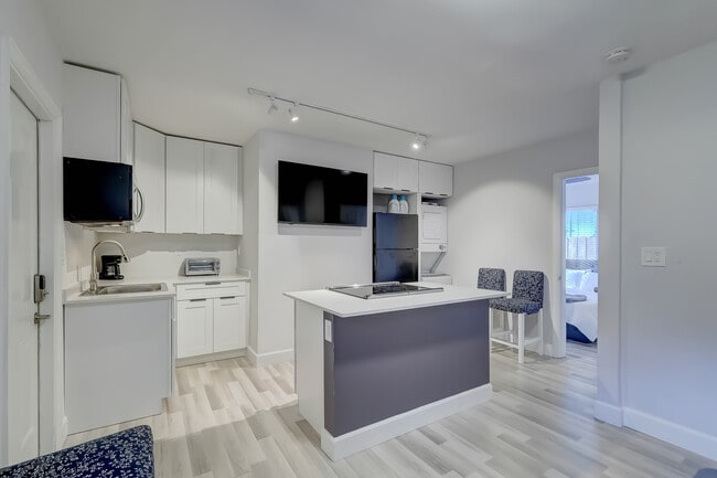 Photo - 619 SW 14th Ave Unit 4