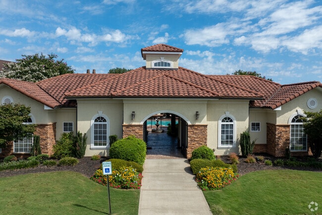 Leasing Center