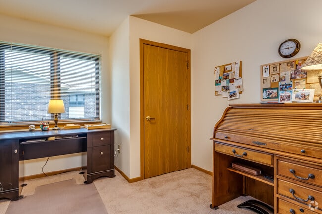 2 BR, 2 BA - 1,080SF