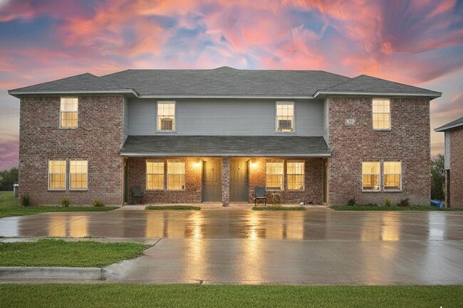 Building Photo - 3601 Malibu Ln Unit D