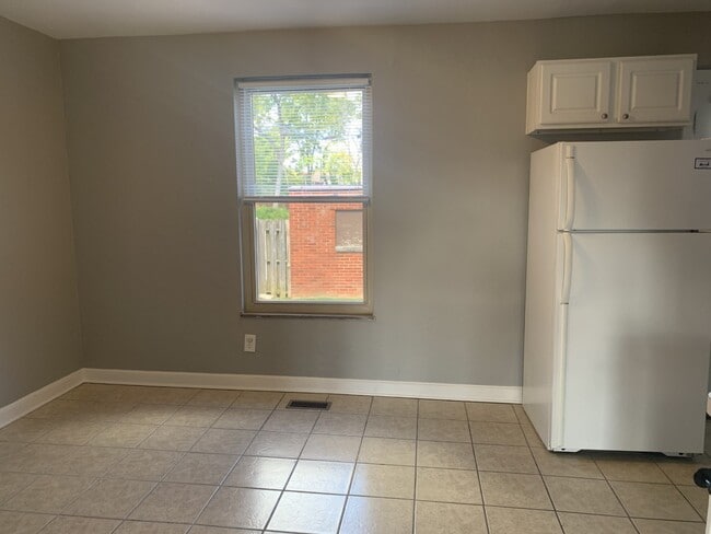 Photo - 1430 W 6th Ave