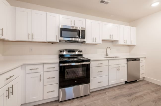 911 S Main-301BED2 - 911 S Main-301BED2 Apartment Unit 301BED2