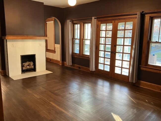 Photo - 1914 Hopkins Ave