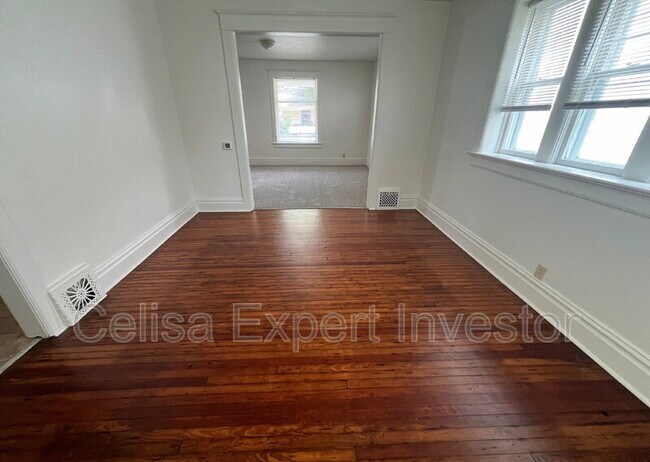 1209 W Wildwood Ave