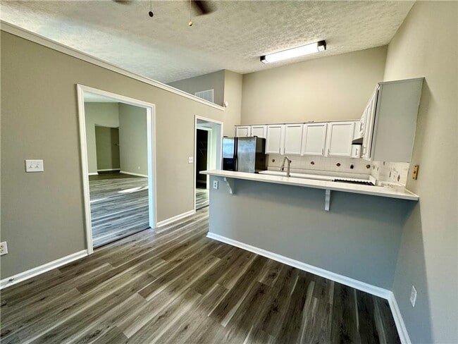 Photo - 1255 Avalon Dr