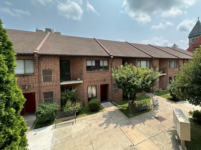 Photo - Court Commons