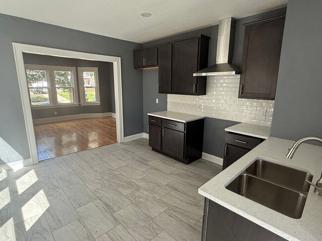 Photo - 1206 N 46th St Unit JNF 1206