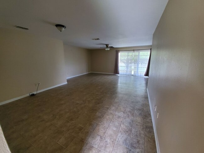 Building Photo - 202 S Willis St