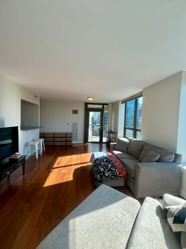 Photo - 400 N La Salle Dr Unit 2010