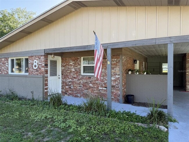 Building Photo - 8 Silver Way