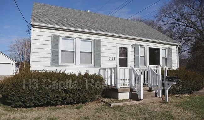 Building Photo - 711 N 28th St