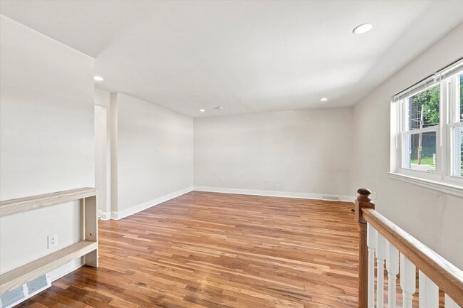 Photo - 438 W Chestnut St