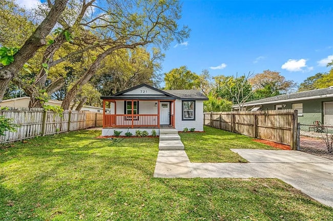 Photo - 721 New York St