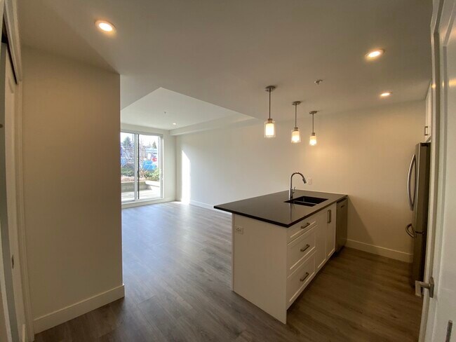 119 Haliburton St