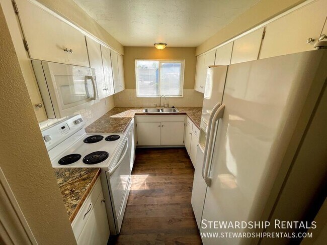 Photo - 1857 W 12th Ave